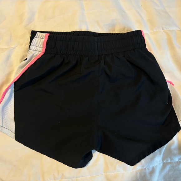 Girls Nike Shorts - Picture 5 of 5
